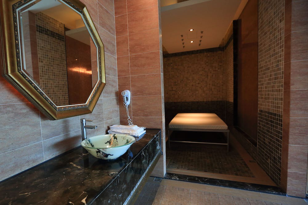 Photo of Bathroom in Douliou