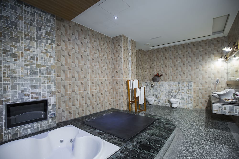 Photo of Bathroom in Douliou