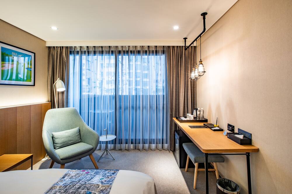 Photo of Bedroom in West District