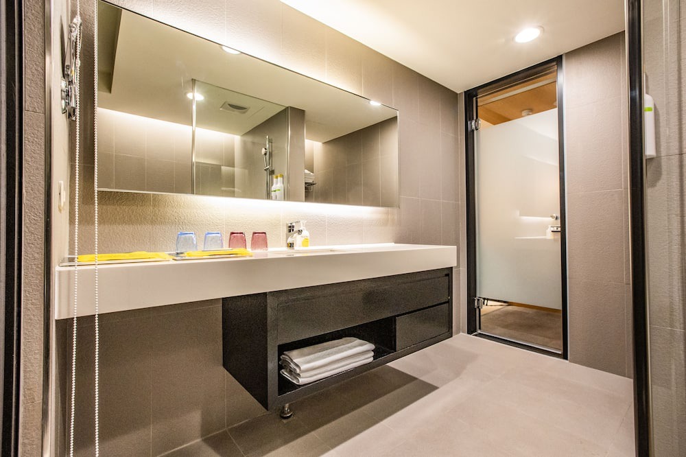 Photo of Bathroom in West District