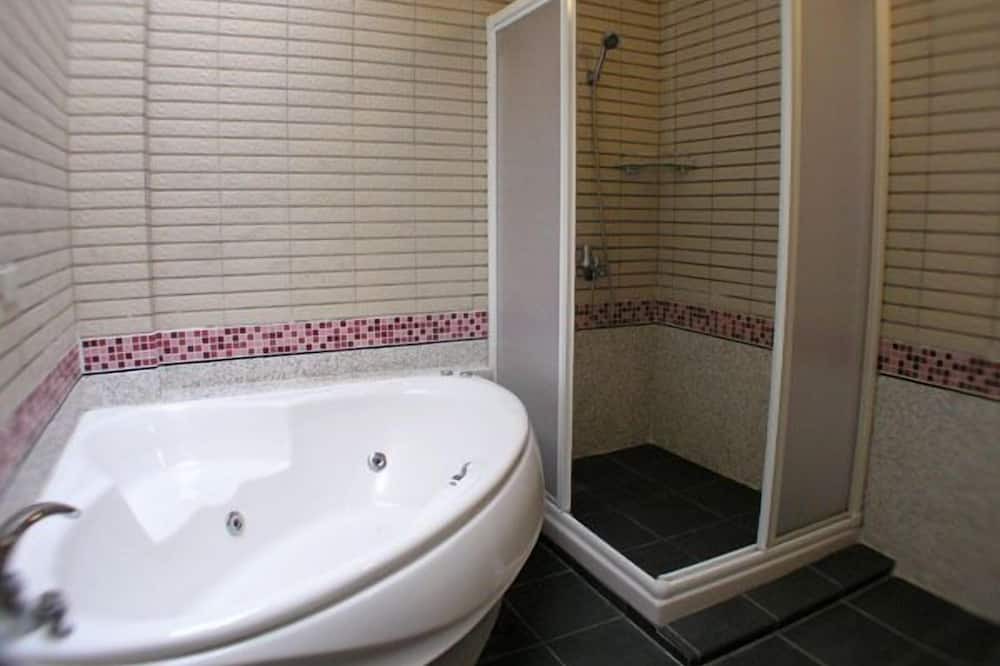Photo of Bathroom in Zhongpu