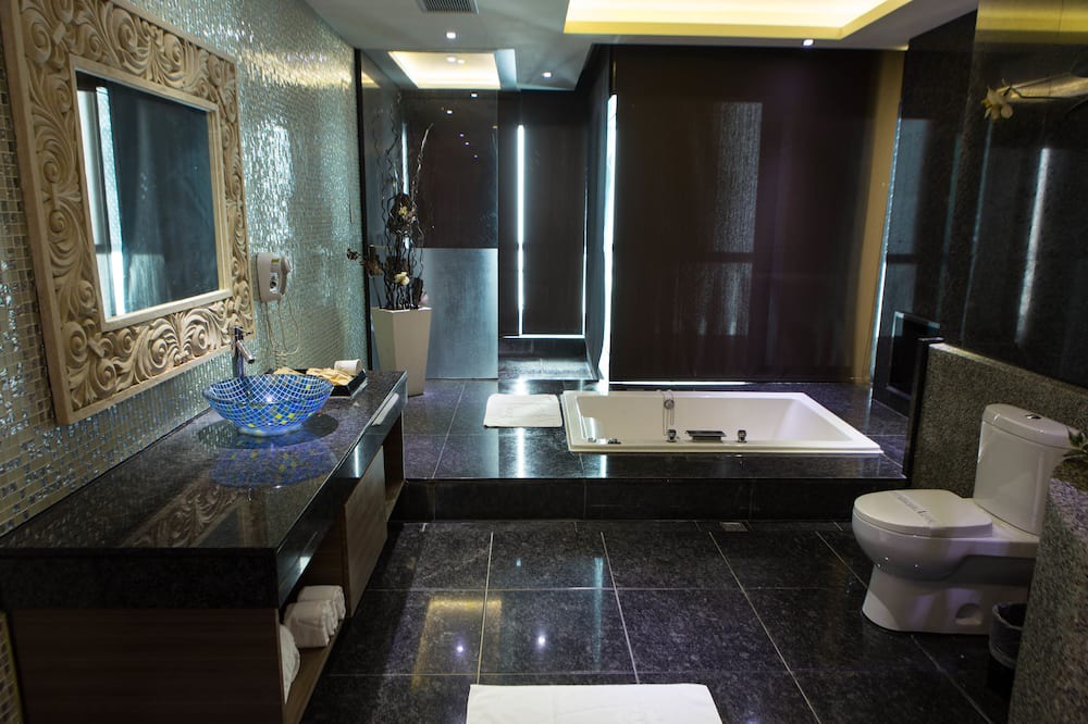Photo of Bathroom in Lingya District