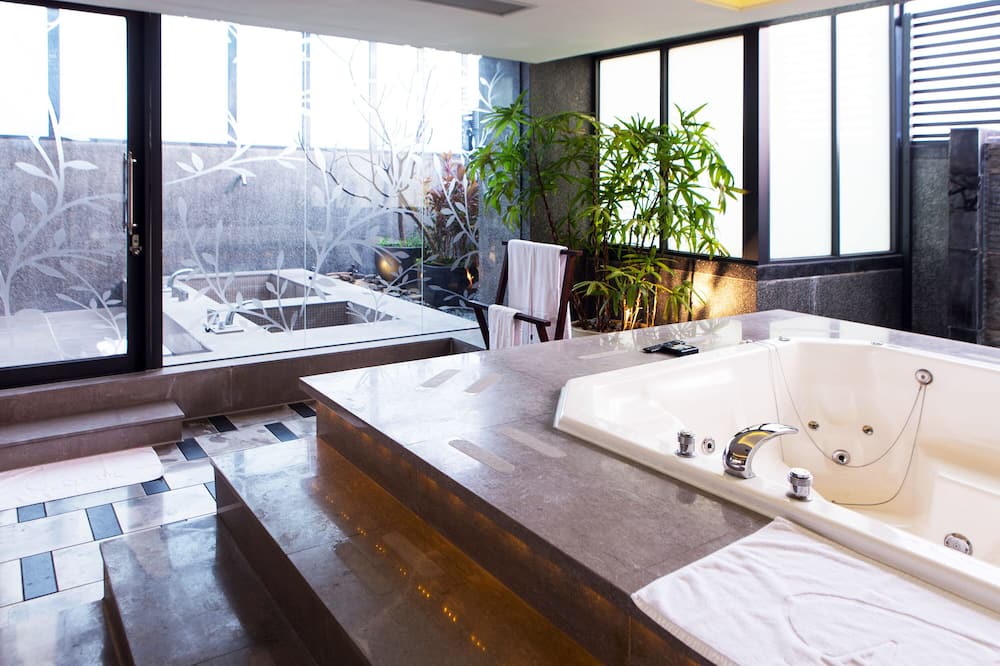 Photo of Bathroom in Lingya District