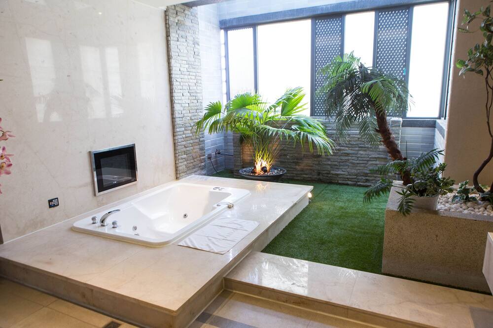 Photo of Bathroom in Lingya District