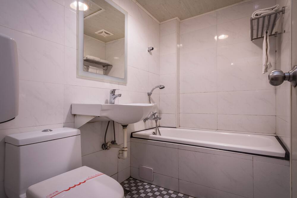 Photo of Bathroom in Fengshan District