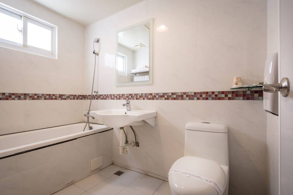 Photo of Bathroom in Fengshan District