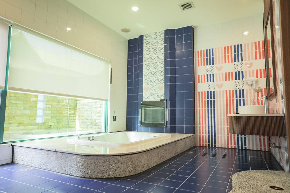 Photo of Bathroom in Xinying