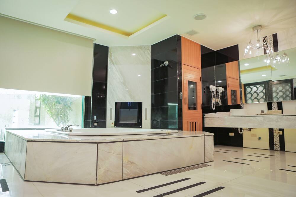 Photo of Bathroom in Xinying