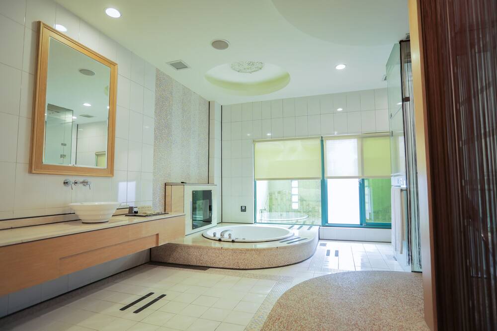 Photo of Bathroom in Xinying