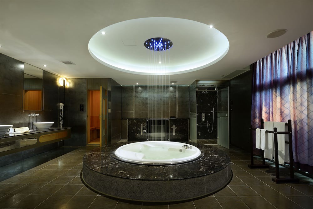 Photo of Bathroom in Xinying