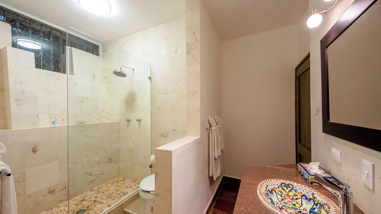 Photo of Bathroom in Romantic Zone