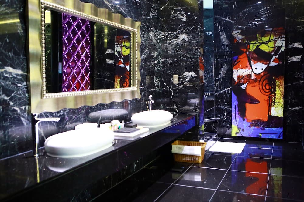 Photo of Bathroom in Pingzhen District