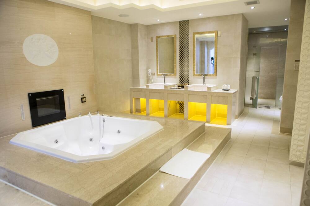 Photo of Bathroom in Changhua City Centre