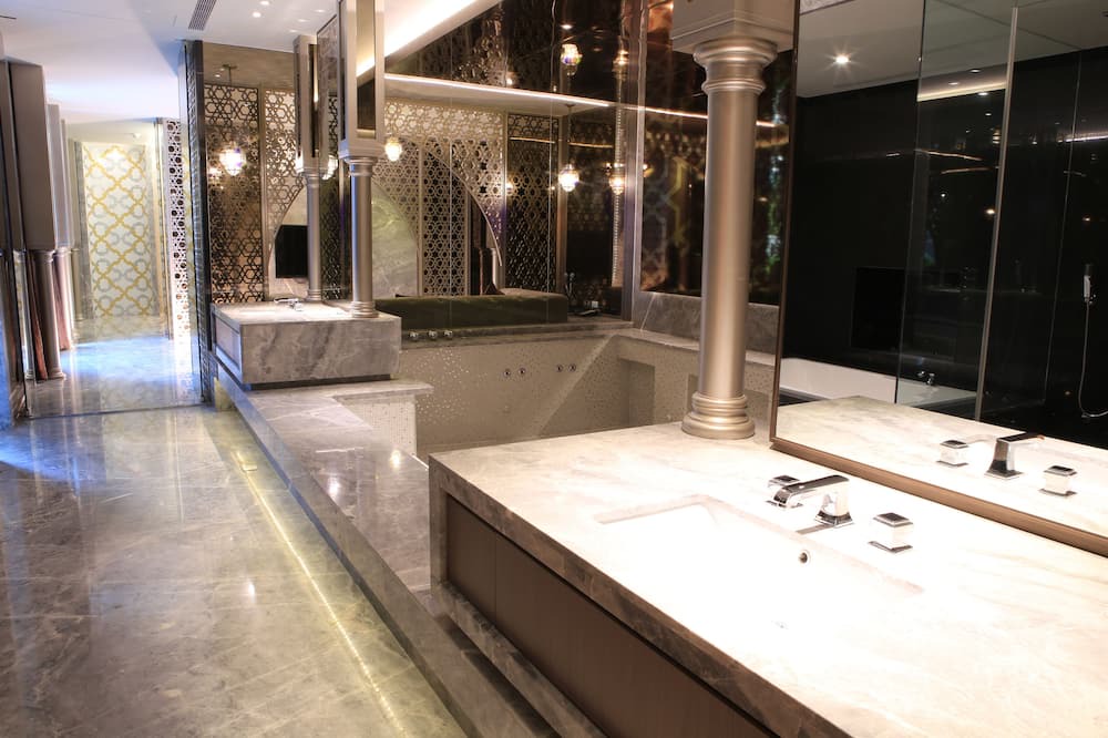 Photo of Bathroom in East District