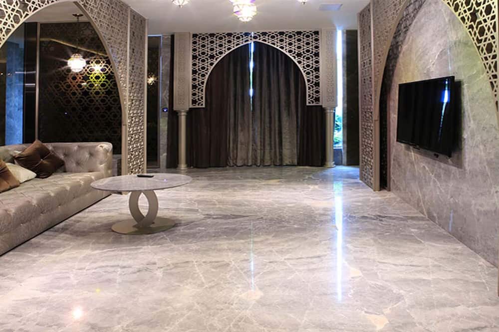 Photo of Livingroom in East District