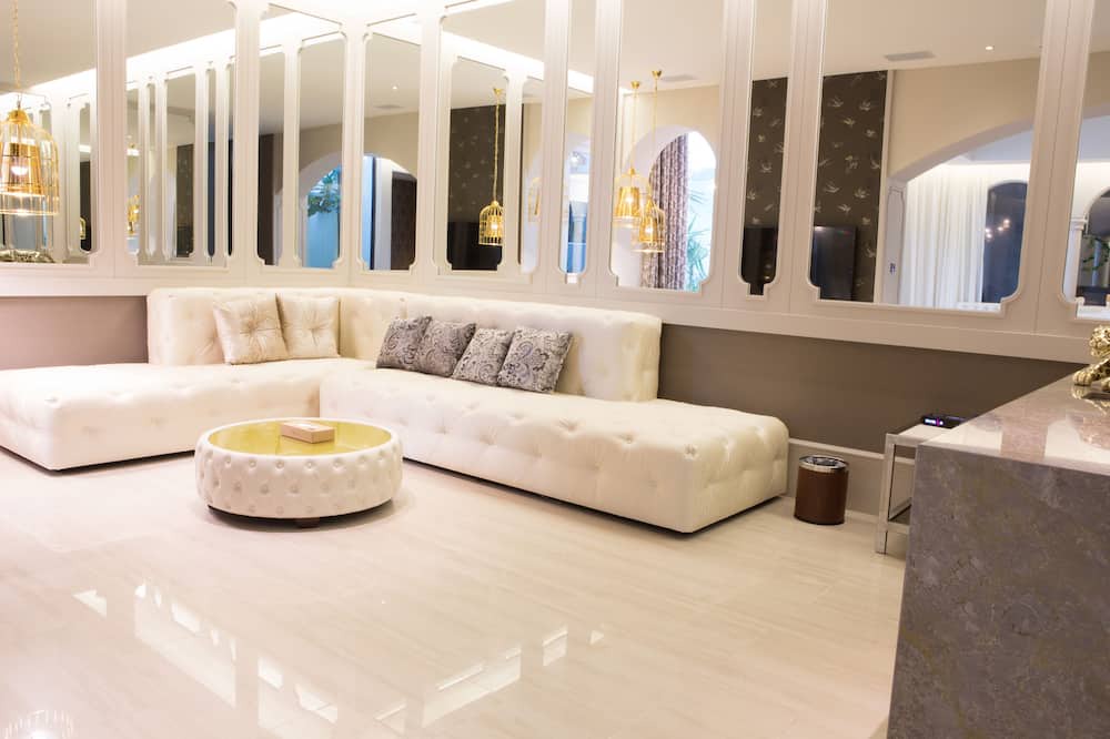 Photo of Livingroom in East District
