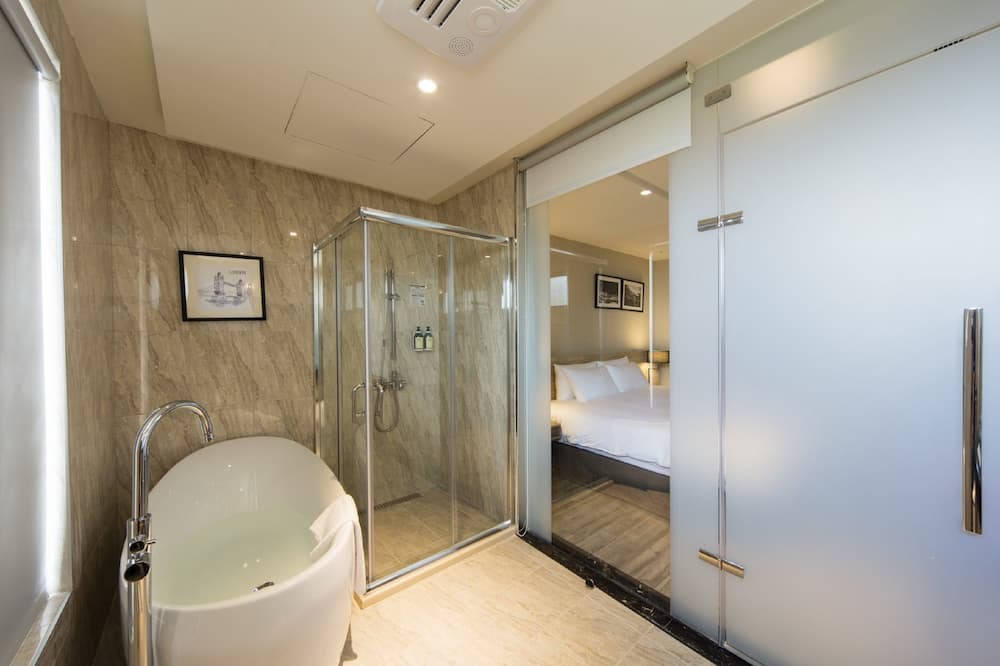Photo of Bathroom in East District
