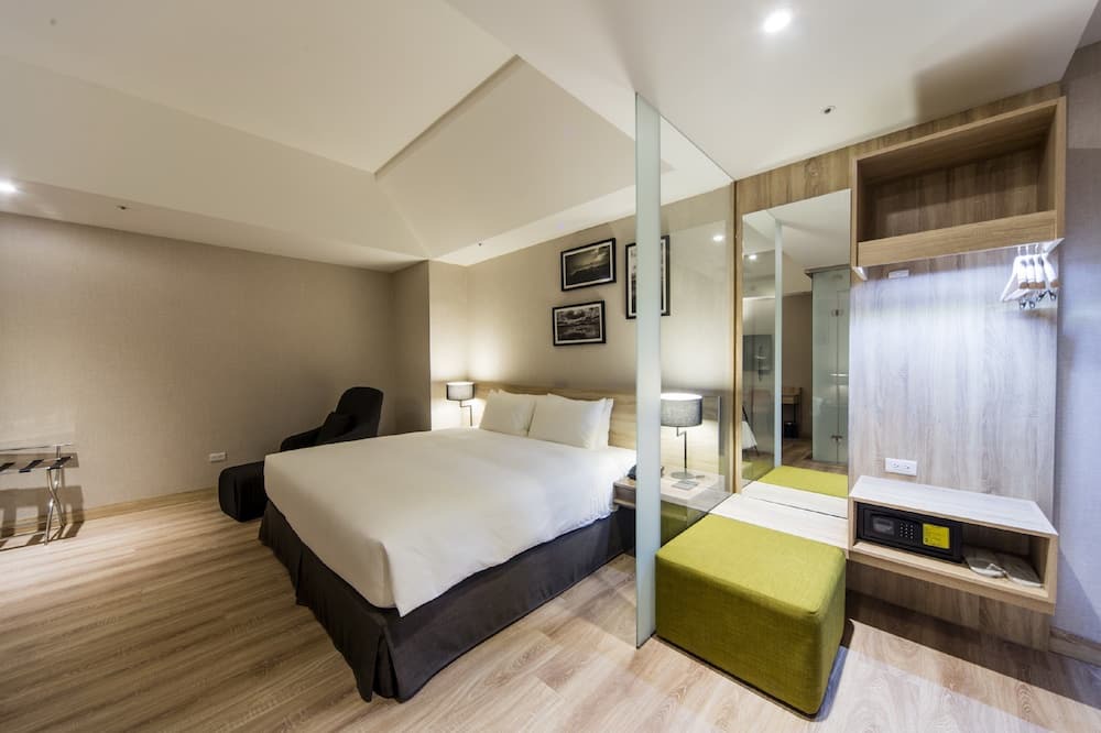Photo of Bedroom in East District