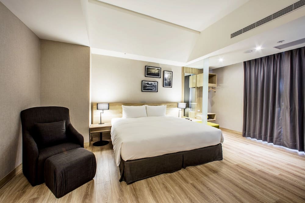 Photo of Bedroom in East District
