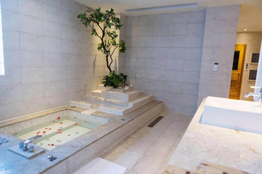 Photo of Bathroom in Zhushan
