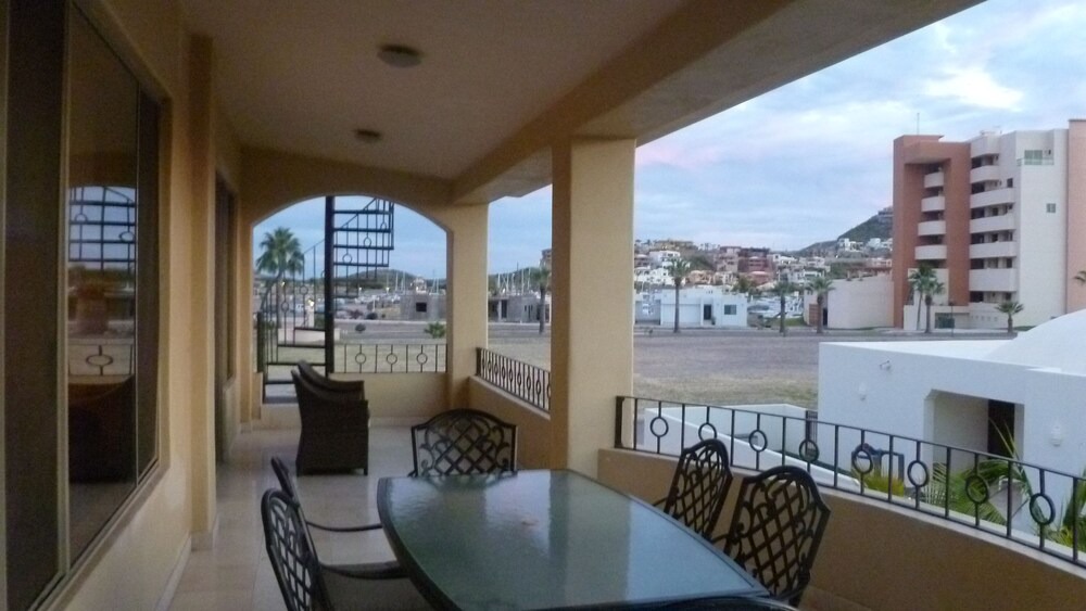 Photo of Patio Balcony in Marina Real