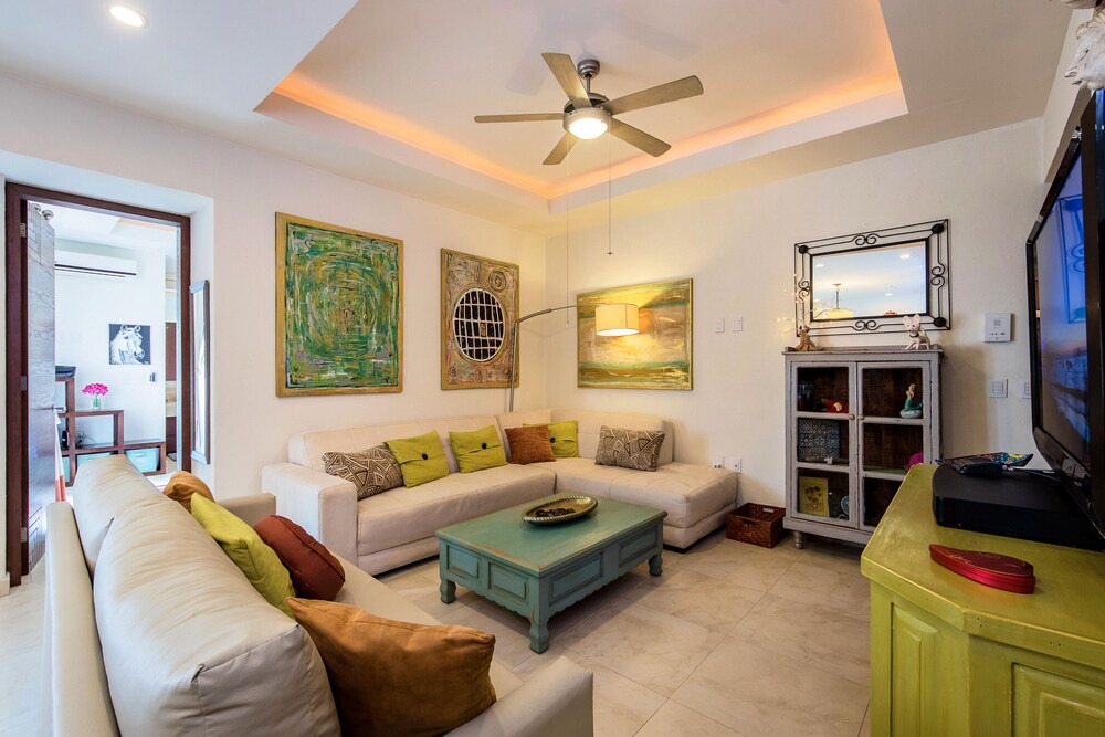 Photo of Livingroom in Romantic Zone
