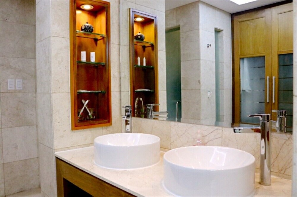 Photo of Bathroom in Ngu Hanh Son