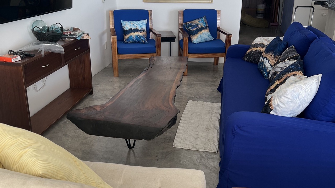 Photo of Livingroom in South Shore Hotel Area