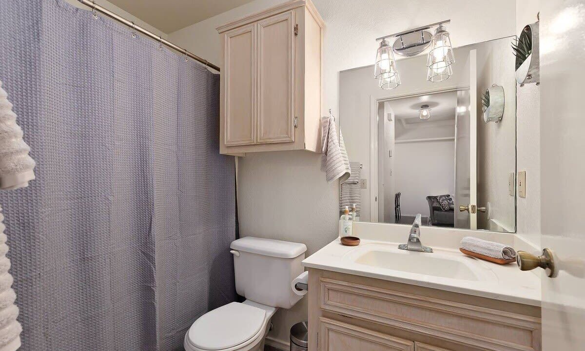 Photo of Bathroom in Edinburg