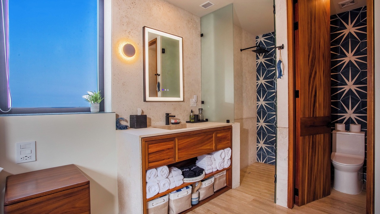 Photo of Bathroom in Romantic Zone