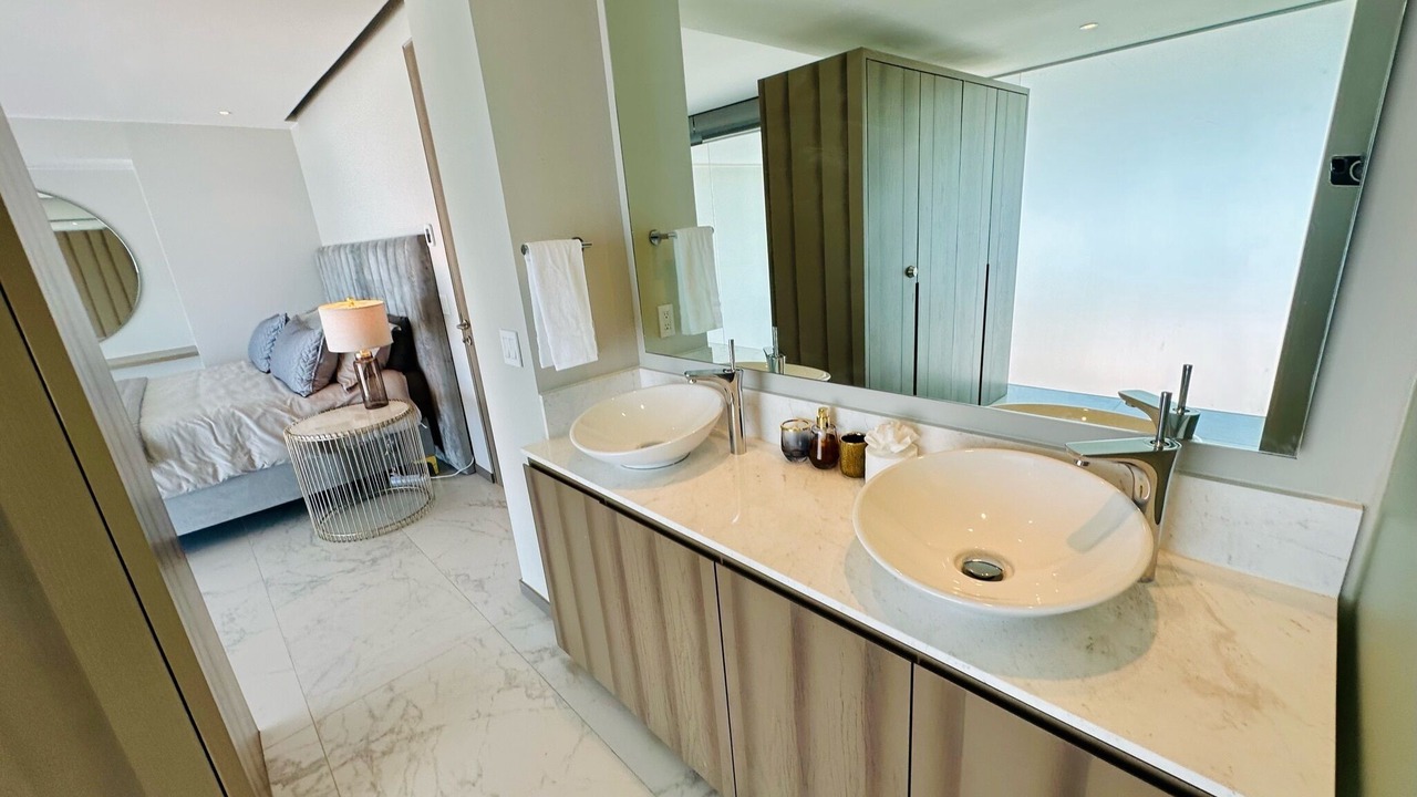 Photo of Bathroom in Flamingos