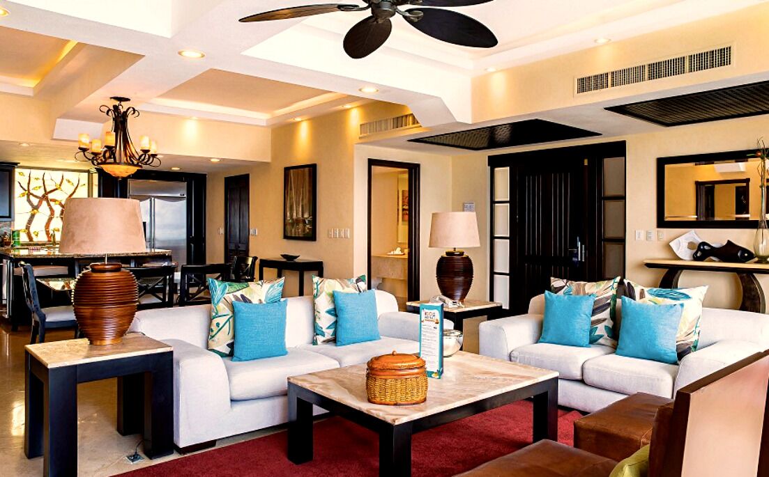 Photo of Livingroom in South Shore Hotel Area