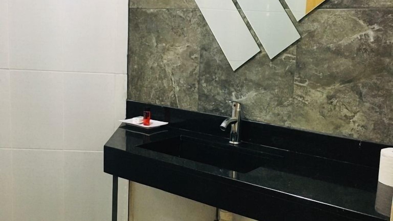 Photo of Bathroom in R