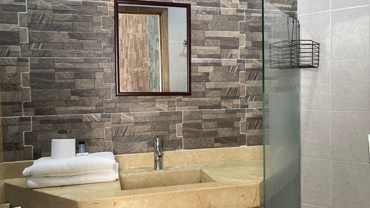 Photo of Bathroom in R