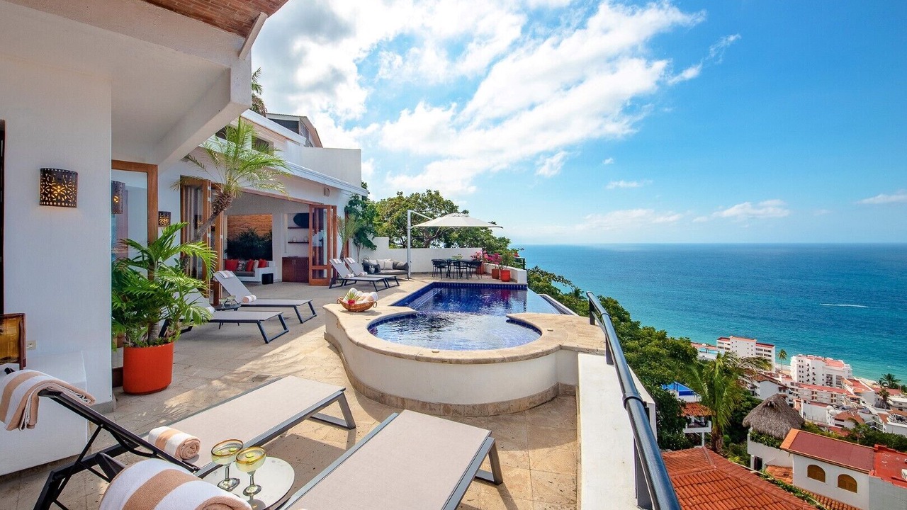 Photo of Outdoor in Romantic Zone
