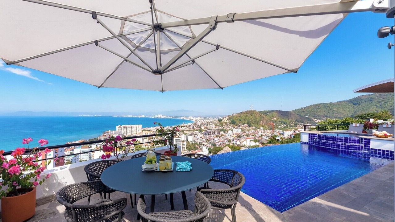 Photo of Outdoor in Romantic Zone