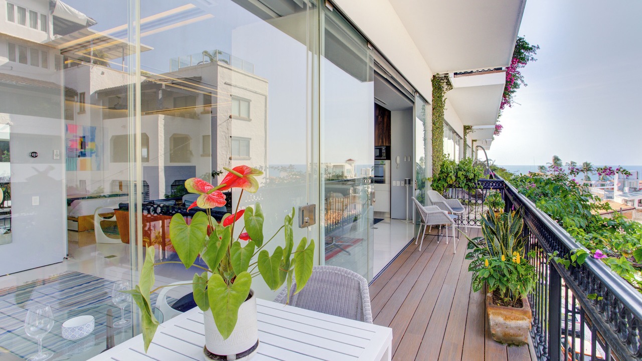Photo of Outdoor in Romantic Zone