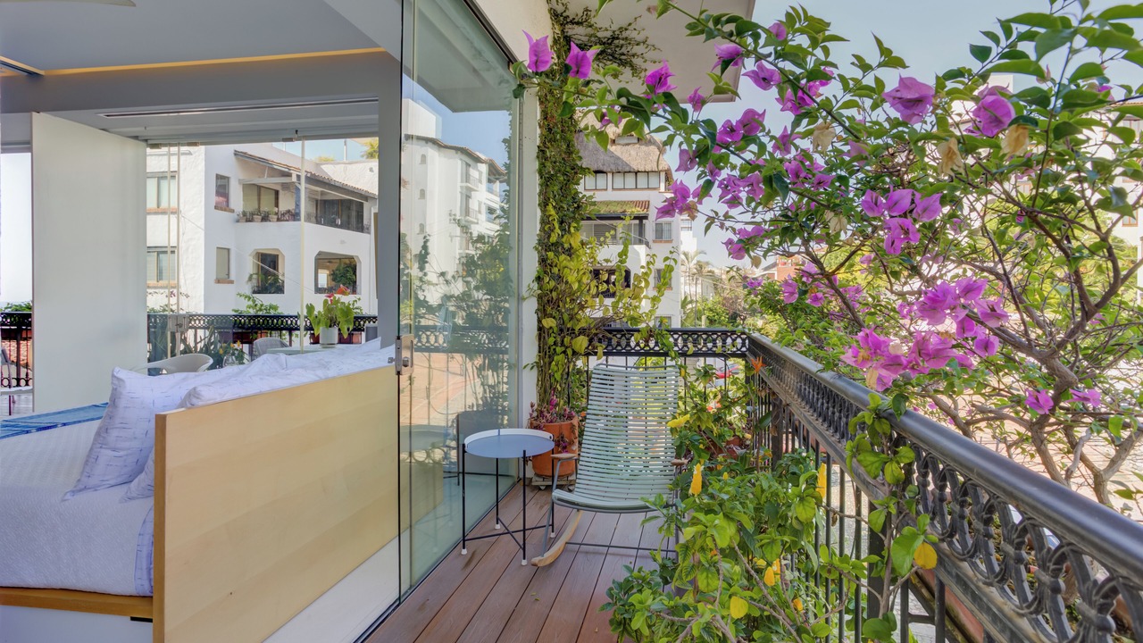 Photo of Patio Balcony in Romantic Zone