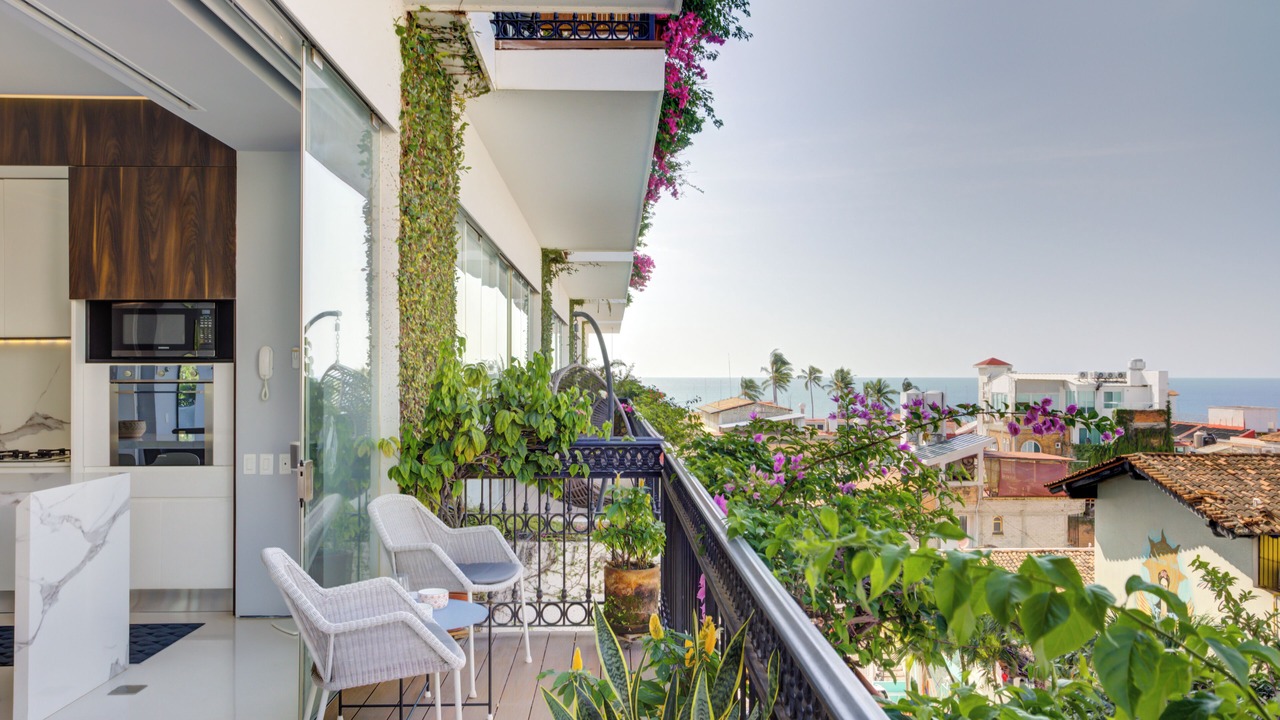 Photo of Outdoor in Romantic Zone