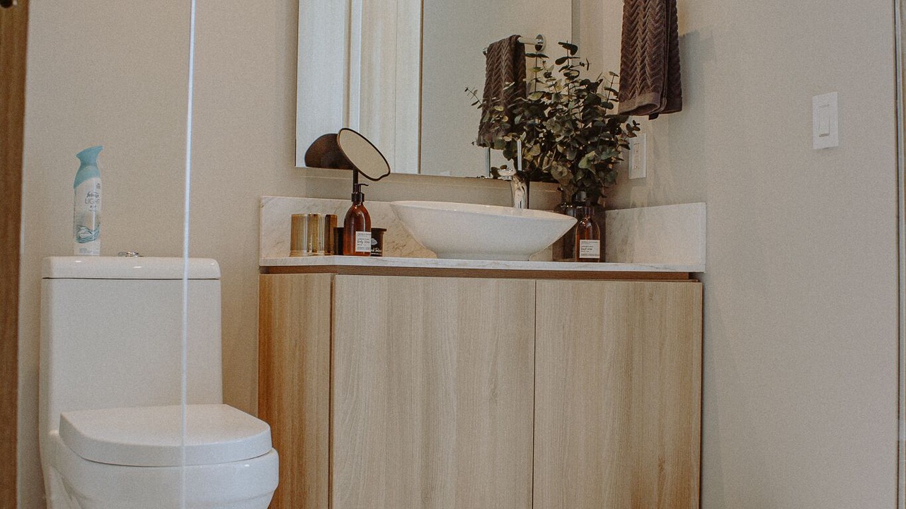 Photo of Bathroom in Flamingos