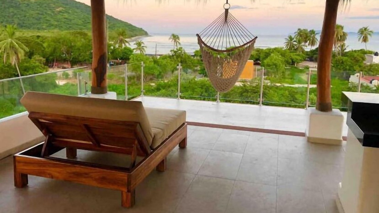 Photo of Patio Balcony in Barra de Potosi