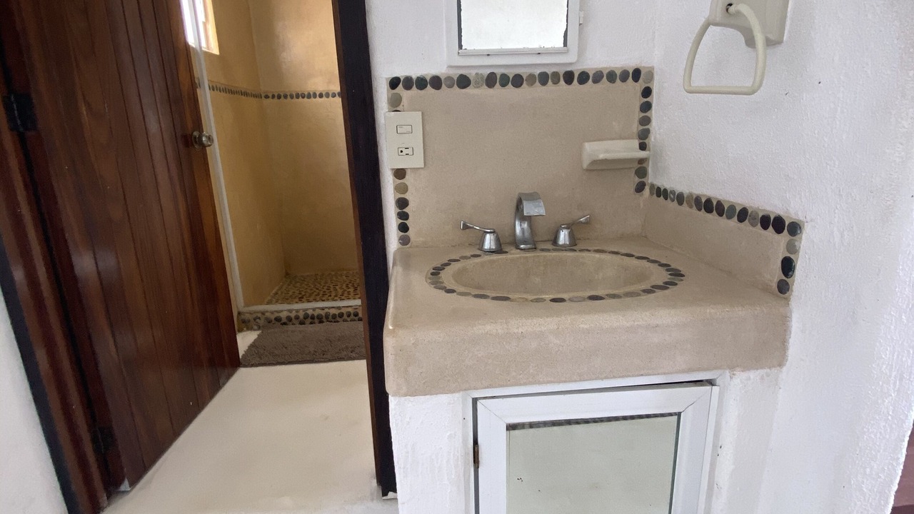 Photo of Bathroom in Saladita