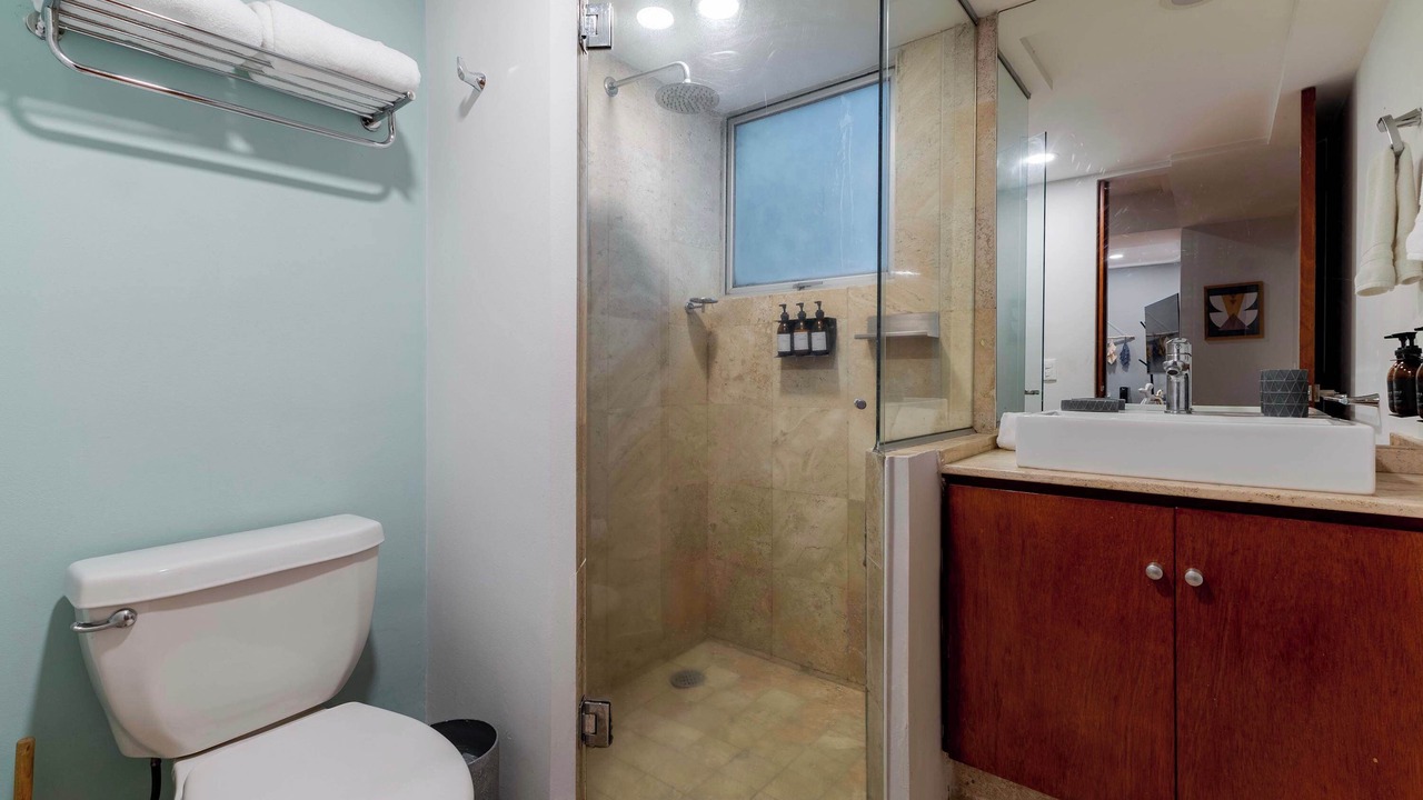 Photo of Bathroom in Anahuac