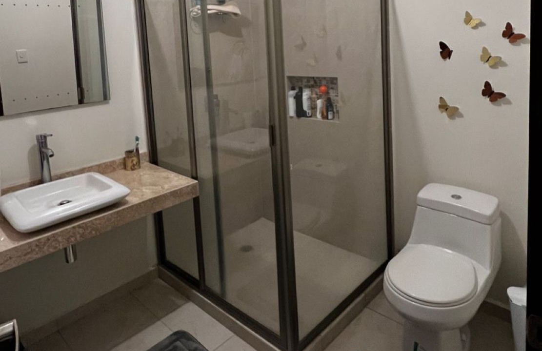 Photo of Bathroom in Anton Lizardo