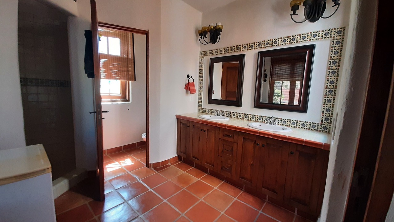 Photo of Bathroom in Nopolo