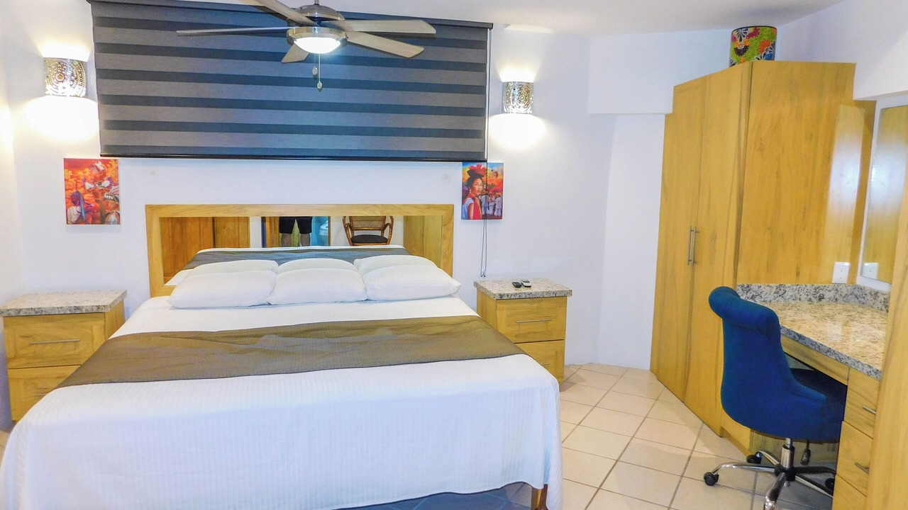 Photo of Bedroom in South Shore Hotel Area