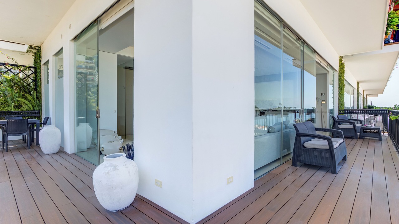 Photo of Patio Balcony in Romantic Zone