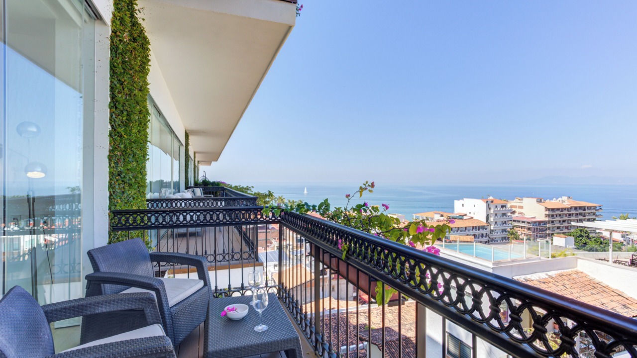 Photo of Outdoor in Romantic Zone