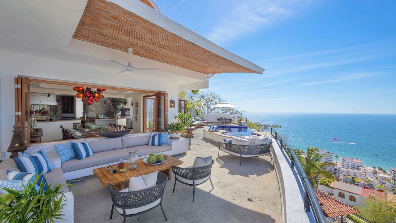 Photo of Patio Balcony in Romantic Zone