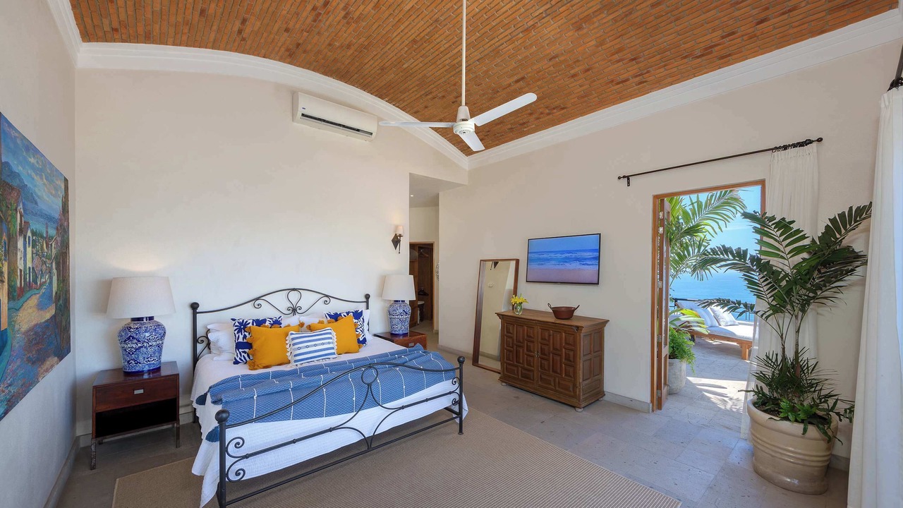 Photo of Bedroom in Romantic Zone